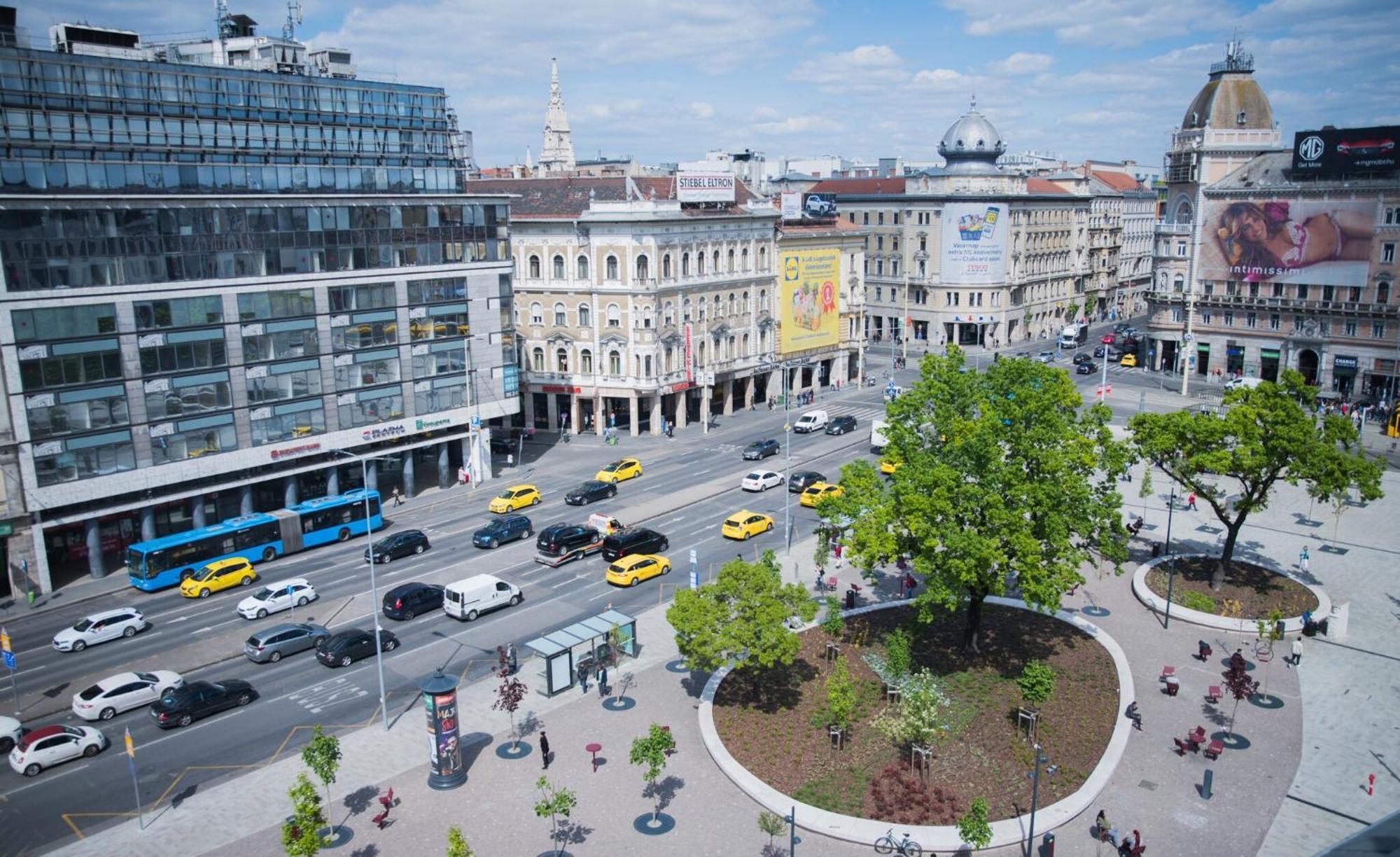 My Little Budapest, Center * Будапешт